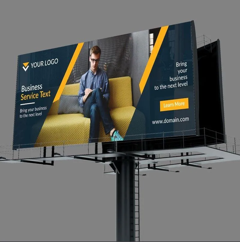 Digital OOH screen on public transport