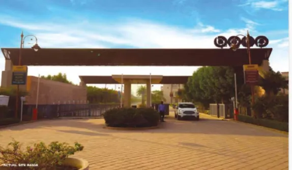 Spacious contemporary bathroom featuring a luxurious bathtub, shower, and adjacent walk-in closet.